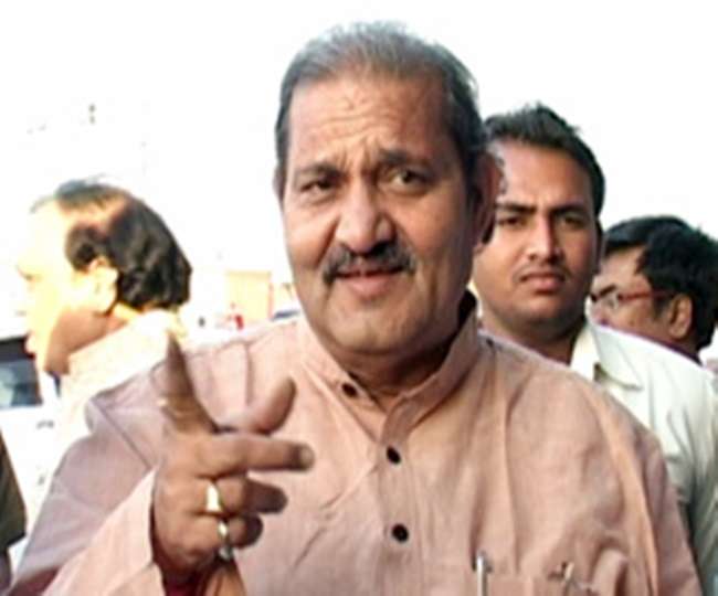 भारतीय जनता पार्टी द्वारा जबरिया दलबदल करा कर प्रजातांत्रिक मूल्यों को नष्ट किया जा रहा है – धनेंद्र साहू