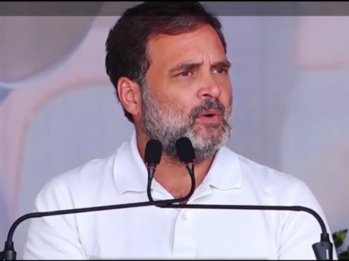 राहुल गांधी ने बस्तर में विशाल आम सभा को संबोधित किया…