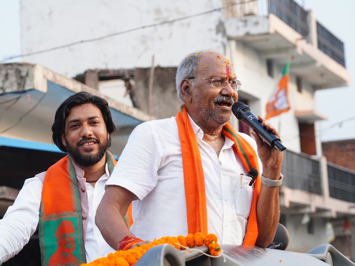 जनसंपर्क के दौरान नव मतदाताओं से मिले बृजमोहन अग्रवाल, देश के उज्जवल भविष्य के लिए भाजपा को वोट देने की अपील