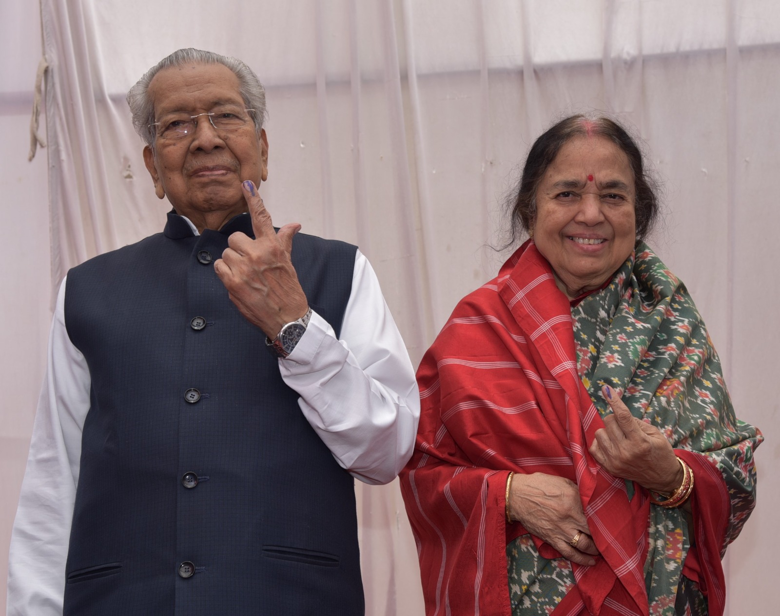 राज्यपाल हरिचंदन ने किया मतदान…