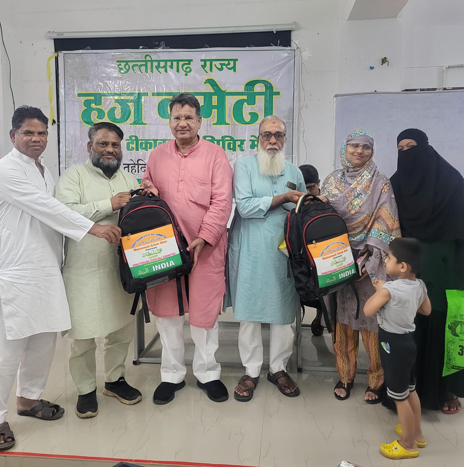 हज के लिए जाने वालों का हुआ टीकाकरण…