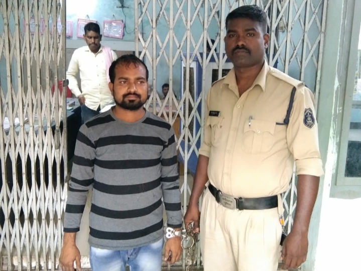 रायपुर पुलिस को मिली कामयाबी, भाटागांव चौक से धारदार चाकू के साथ आरोपी अख्तर खान गिरफ्तार…