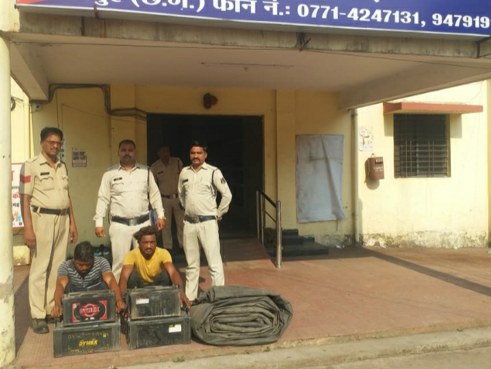 04 नग ट्रक बैटरी व 01 नग तिरपाल चोरी करने वाला 02 आरोपी गिरफ्तार…