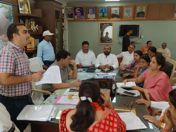 पानी की समस्या को लेकर भाजपा पार्षद दल ने महापौर को सौंपा ज्ञापन…