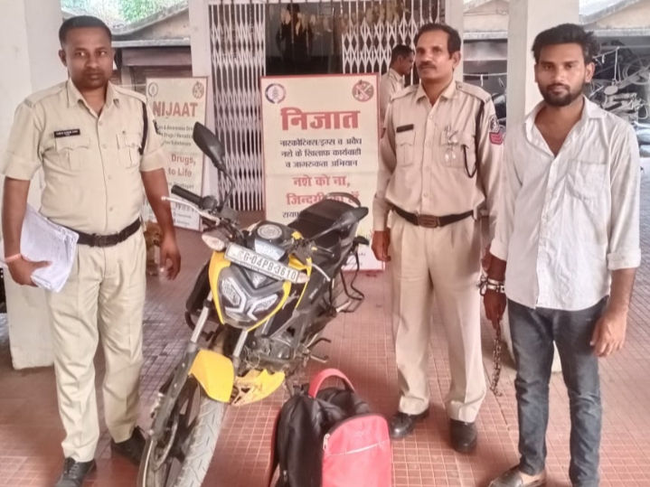 अवैध रूप से शराब के साथ कुलदीप उर्फ गोलू बंजारे गिरफ्तार…