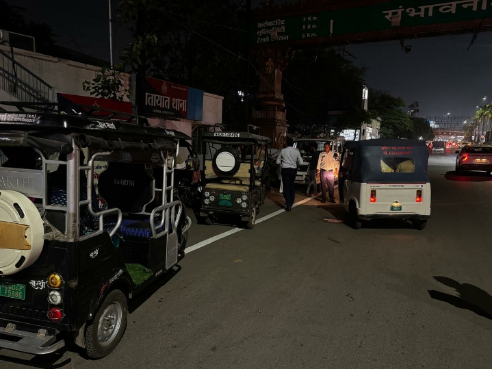 शहर के प्रमुख चौक चौराहों पर नो पार्किंग में 248 ऑटो चालकों पर कार्यवाही…