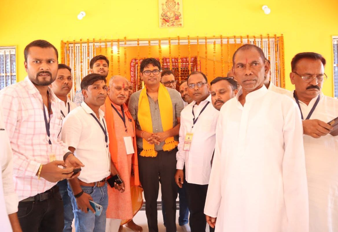 स्वयंभू प्रकट श्री गणेश मंदिर प्राण प्रतिष्ठा कार्यक्रम रनपुर में आयोजित, वित्त मंत्री ओपी चौधरी ने पूजा-पाठ कर परिसर में किया पौधा रोपण…