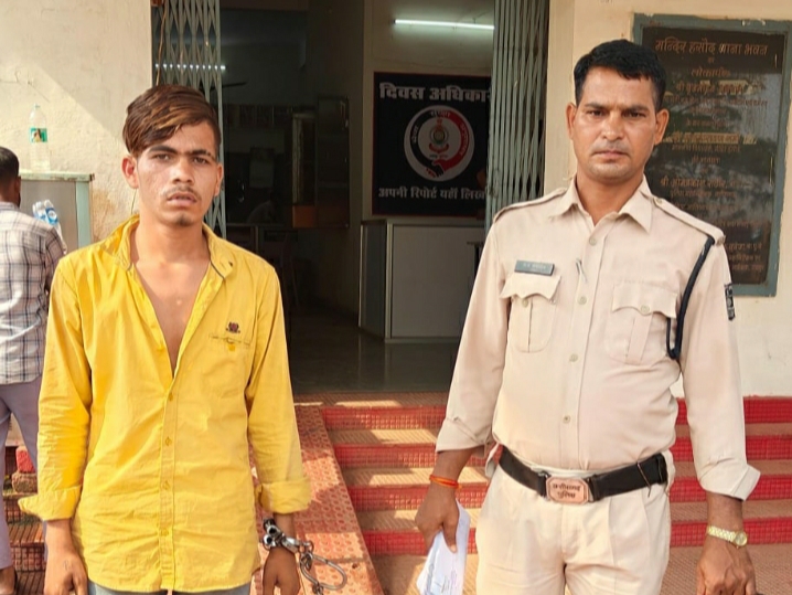 धारदार चाकू के साथ आरोपी अंगलेश्वर गिरफ्तार…