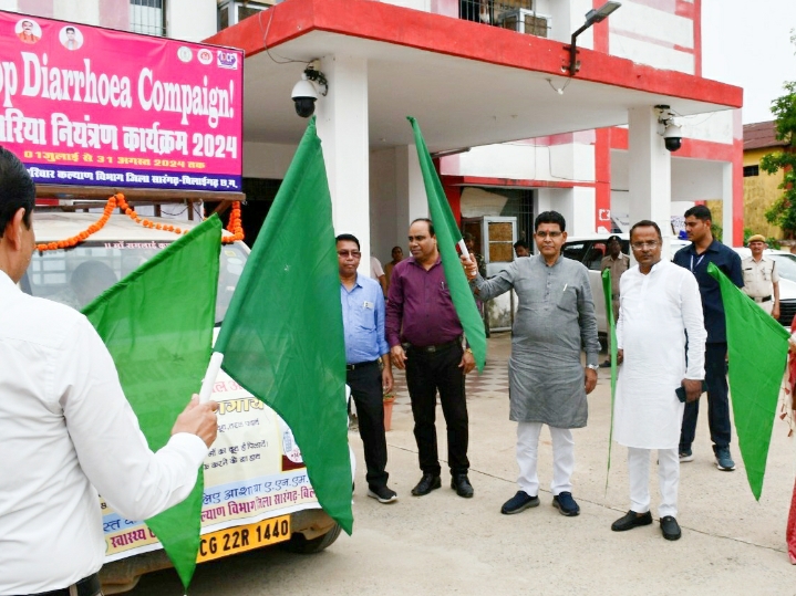 प्रभारी मंत्री टंक राम वर्मा ने डायरिया नियंत्रण रथ को हरी झंडी दिखाकर किया रवाना…