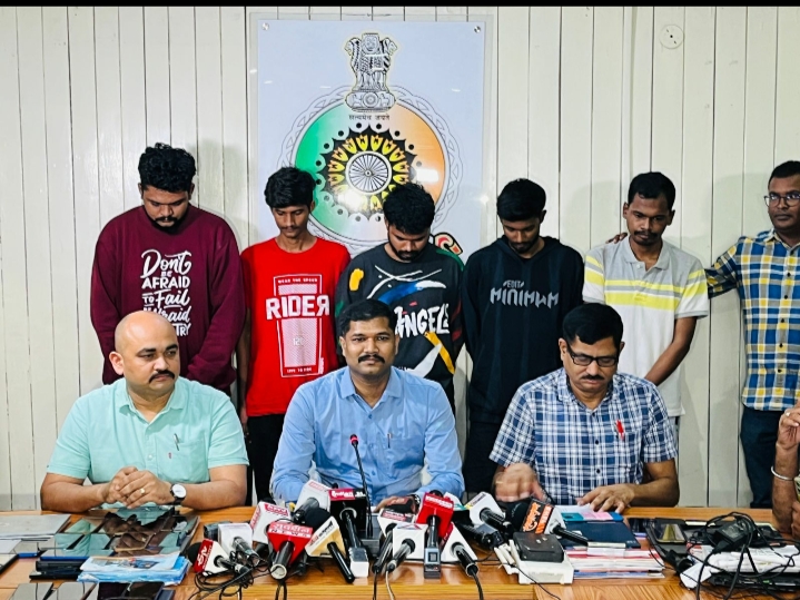 महादेव रेड्डी अन्ना-15 पैनल के माध्यम से क्रिकेट सट्टा संचालित करते 1 अंतर्राज्यीय सहित कुल 5 आरोपी पुणे महाराष्ट्र से गिरफ्तार…