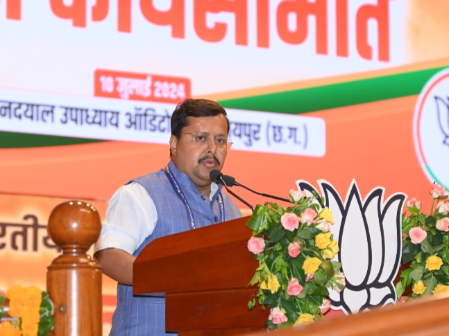 कार्यकर्ताओं को प्रेरित करते बोले प्रदेश प्रभारी नितिन नबीन…