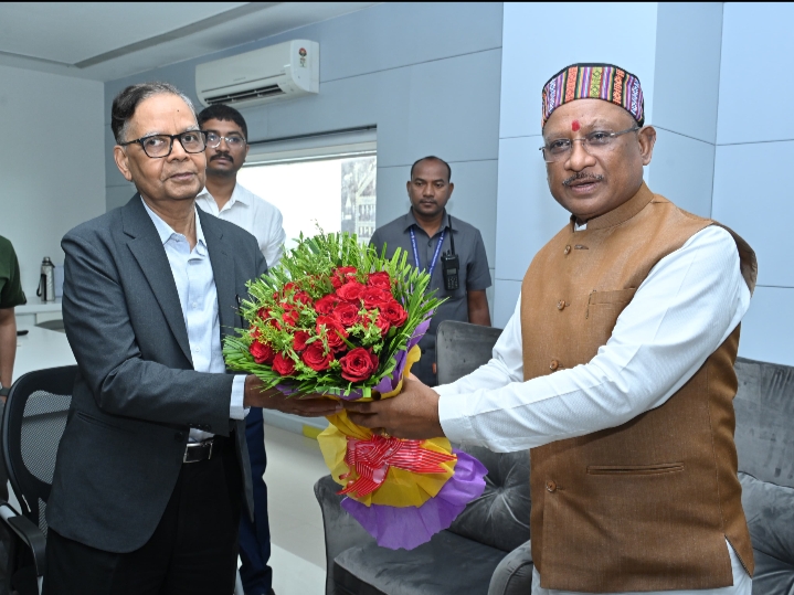 मुख्यमंत्री विष्णु देव साय से 16वें वित्त आयोग के अध्यक्ष अरविंद पनगढ़िया ने सौजन्य मुलाकात की…