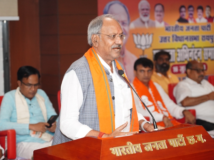 रायपुर ग्रामीण और उत्तर के मतदाताओं का सांसद बृजमोहन अग्रवाल ने किया अभिनंदन…