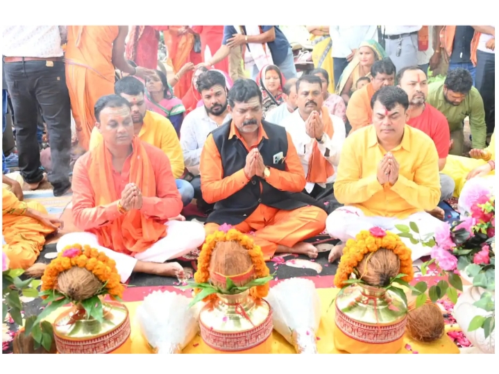 पं. प्रदीप मिश्रा की कथा के लिए रखी गई नींव,आचार्य कान्हा ने संपन्न कराया पूजा…