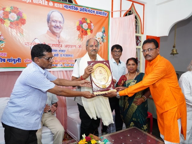 सफाई मित्रों का सम्मान प्रत्येक नागरिक का कर्तव्य – बृजमोहन अग्रवाल 