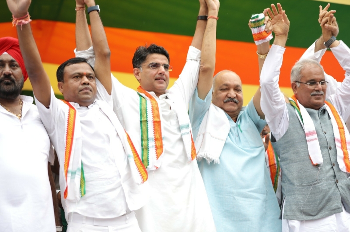 कांग्रेस का जंगी विधानसभा घेराव, हजारों की संख्या में कांग्रेस कार्यकर्ता मंडी चौक पर एकत्रित विधानसभा की ओर बढ़े…