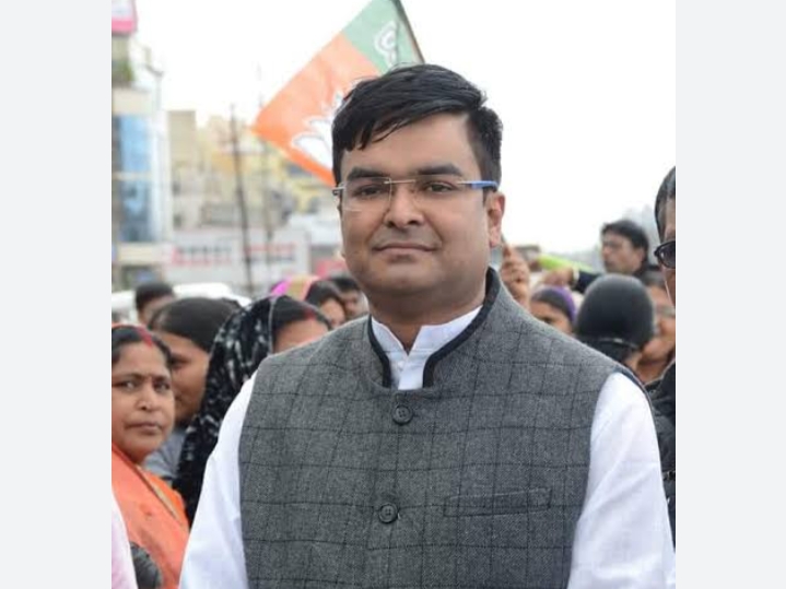 रायपुर महापौर ढेबर के एसएसपी को खुलेआम धमकाने के घृणित कृत्य पर हो कड़ी कार्रवाई-रिकेश सेन, कहा – “संविधान और कानून सर्वोपरि है, यह सबक कांग्रेसियों को सिखाना होगा”