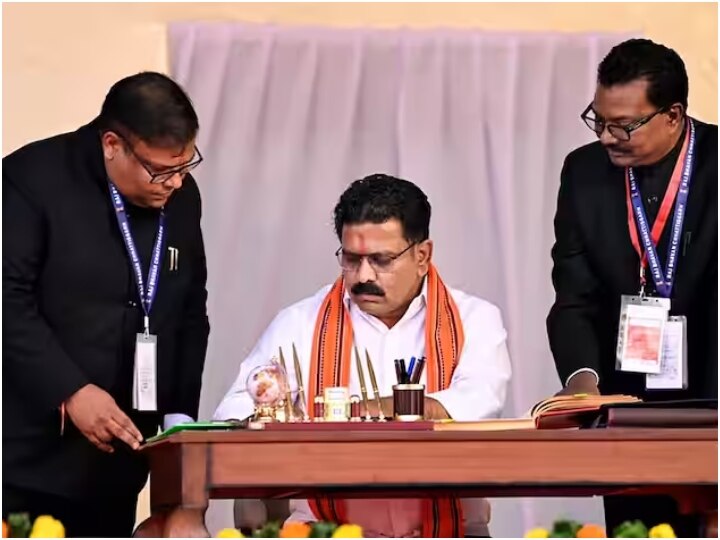 2.66 लाख करोड़ ग्रामीण विकास हेतु, 3 करोड़ प्रधानमंत्री आवास,बारहमासी सड़क, ग्रामीण जीवन के उत्थान में मील पत्थर साबित होगा – उपमुख्यमंत्री विजय शर्मा