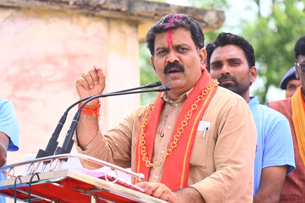 उपमुख्यमंत्री विजय शर्मा रक्षाबंधन पर कबीरधाम जिले में आयोजित विभिन्न कार्यक्रमों में हुए शामिल…