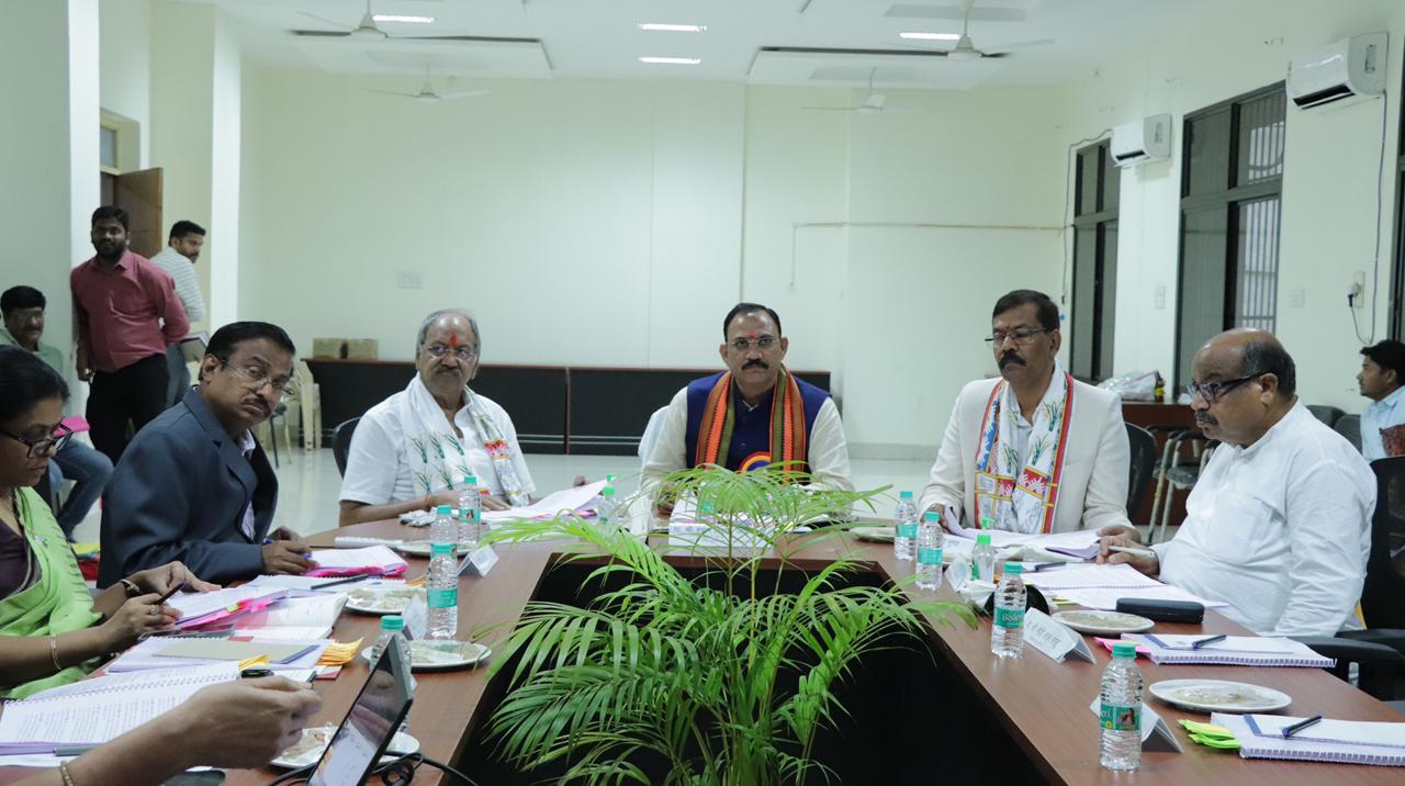 मेकाहारा और सुपर स्पेशलिटी अस्पताल को एक ही माना जायेगा, जांच के लिए नहीं देनी होगी अतिरिक्त राशि :बृजमोहन अग्रवाल