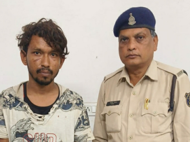 थाना टिकरापारा क्षेत्रांतर्गत आदतन आरोपी छोटू उर्फ वासुदेव निषाद को धारदार चाकू के साथ किया गया रंगे हाथ गिरफ्तार…