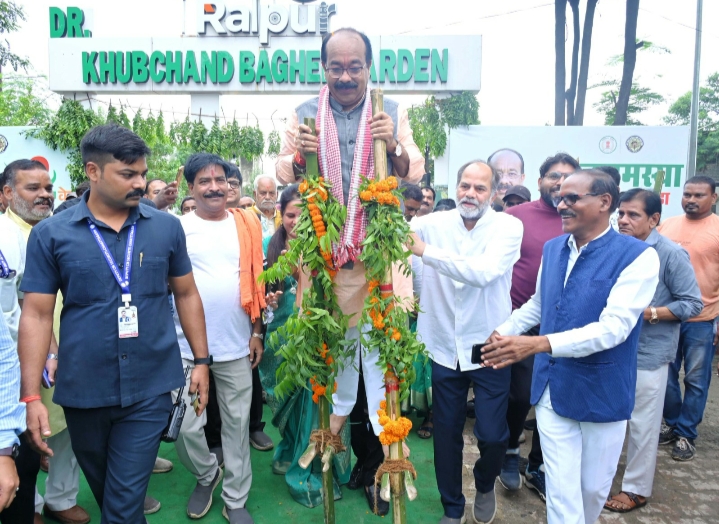 हरेली की उमंग के बीच जनसमस्या निवारण शिविर में पहुंचे उपमुख्यमंत्री अरुण साव…