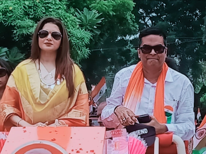 वैशाली नगर में “तिरंगा रैली” की धूम, हजारों बाईक सवार पहुंचे, सिने अभिनेत्री भाग्यश्री पर जगह-जगह हुई फूलों की बरसात, MLA रिकेश सेन ने हर घर तिरंगा लहराने की अपील…