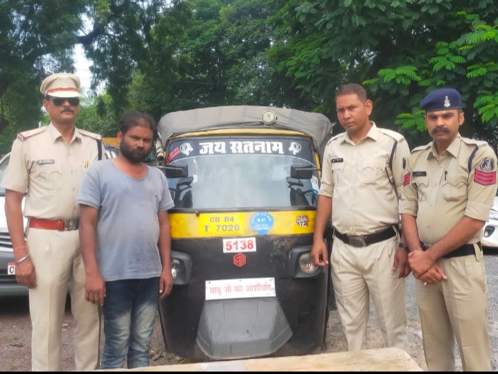 नगदी रकम लूट की घटना को अंजाम देने वाला आटो चालक रमजान खान उर्फ राजा गिरफ्तार…