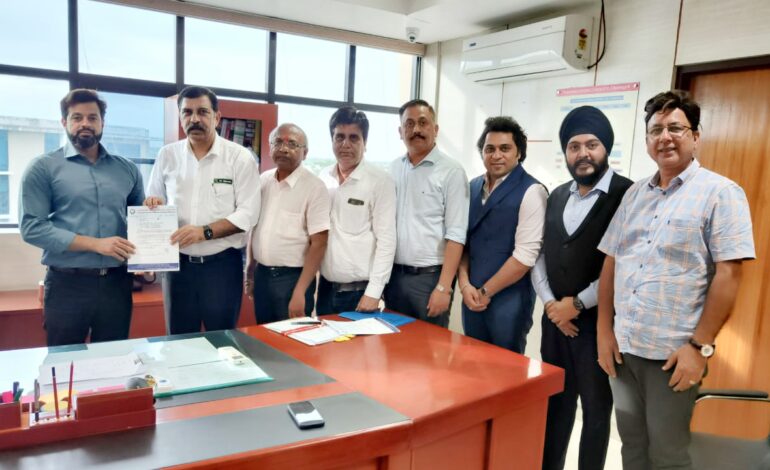 चेम्बर प्रदेश अध्यक्ष अमर पारवानी के नेतृत्व में चेंबर प्रतिनिधि मंडल ने राज्य कर आयुक्त पुष्पेन्द्र कुमार मीणा छत्तीसगढ़ शासन को सौंपा ज्ञापन…