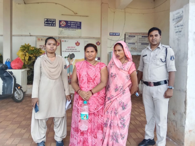 शिव महापुराण कार्यक्रम के दौरान श्रद्धालुओं के गले में पहने सोने की चैन को चोरी करने वाले 05 महिलाओं सहित 06 आरोपी गिरफ्तार…