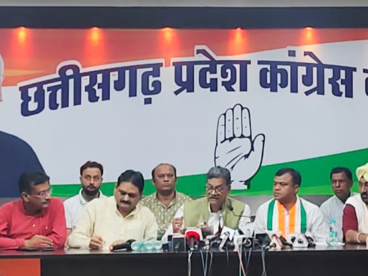 नेता प्रतिपक्ष डॉ. चरणदास महंत, प्रदेश कांग्रेस अध्यक्ष दीपक बैज की पत्रकार वार्ता – भाजपा विष्णुदेव सरकार द्वारा धान पर 1 हजार करोड़ का भ्रष्टाचार…