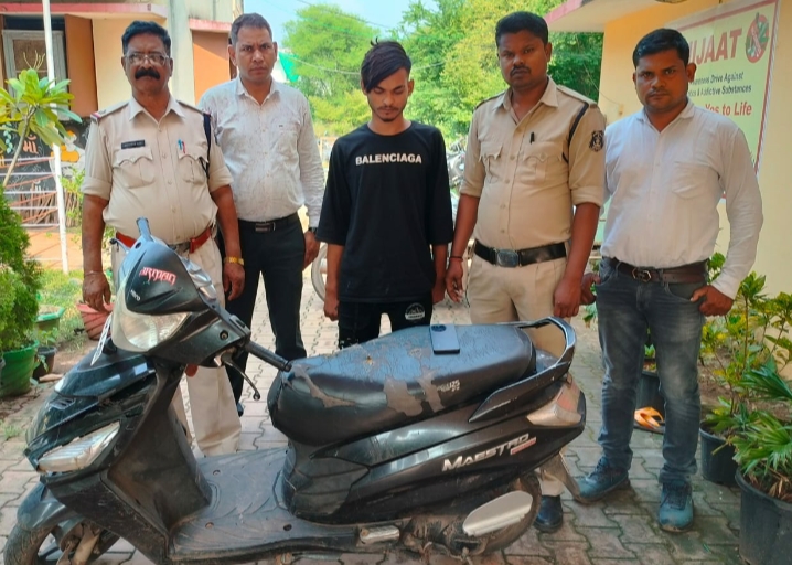 मोबाइल छीन कर भागने वाले अपचारी बालक सहित 02 आरोपी गिरफ्तार…