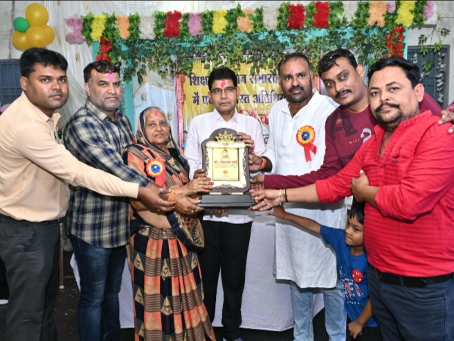 गुरु शिक्षा देकर हमारे जीवन के अंधकार को दूर कर ज्ञान का प्रकाश फैलाते है: मंत्री टंक राम वर्मा