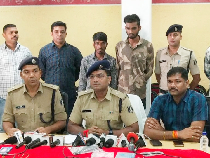 चाकूबाज अर्जुन पाटले एक अन्य साथी सहित गिरफ्तार…