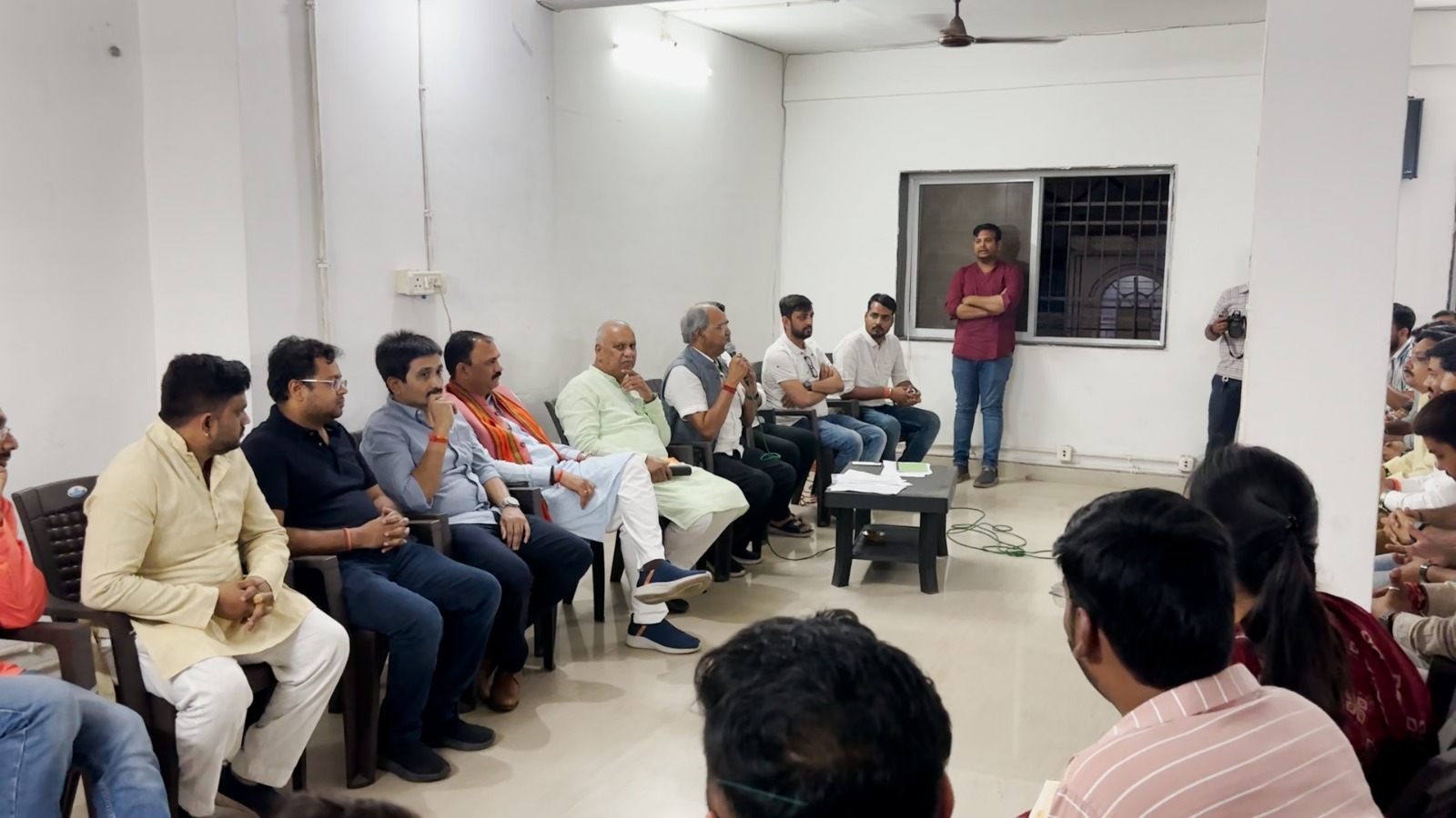 सांसद बृजमोहन ने लिए युवा मोर्चा कार्यकर्ताओं की बैठक…