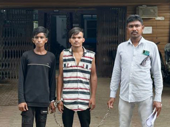 सूने घर अंदर से आलमारी में रखे सोने चांदी के ज्वेलरी एवं नगदी को चोरी करने वाले आरोपी- पुरूषोत्तम उर्फ सोनू धनगर एवं शेख शहशाह को किया गया गिरफ्तार…