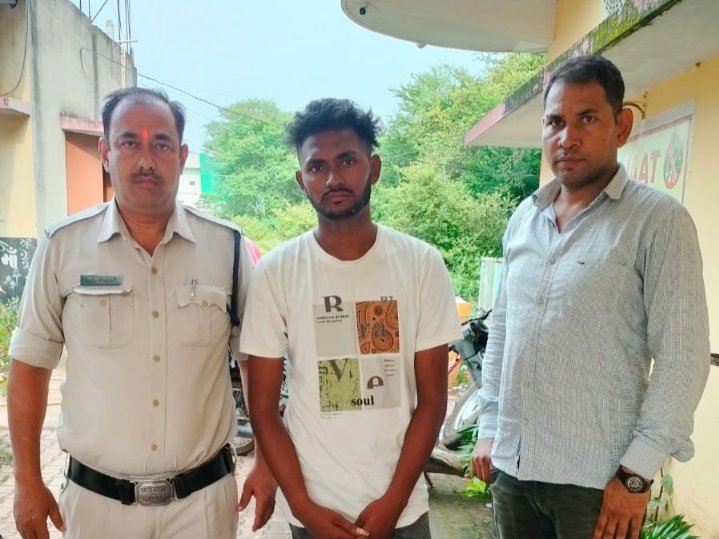 चोरी की घटना को अंजाम देने वाला आरोपी धनेश्वर पटेल गिरफ्तार…