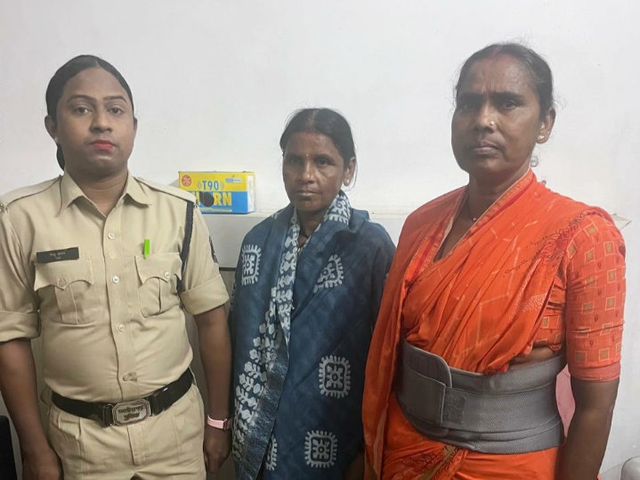 थाना पुरानी बस्ती क्षेत्र से महाराष्ट्र की दो महिलाएं चोरी के आरोप में गिरफ्तार, ऑटो में बैठ कर देती थी चोरी की घटना को अंजाम…