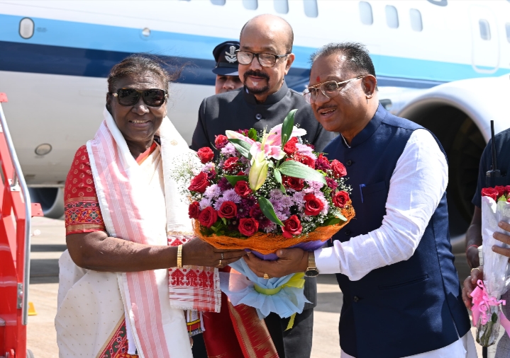 ब्रेकिंग…राष्ट्रपति द्रौपदी मुर्मु दो दिवसीय प्रवास पर आज छत्तीसगढ़ की राजधानी रायपुर पहुंची…