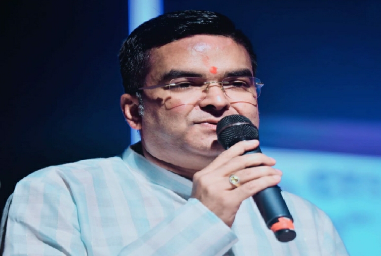 धनतेरस पर विधायक रिकेश सेन के प्रयास से 10 करोड़ के विकास कार्यों को मिली स्वीकृति, अनेक वार्ड में आरसीसी रोड, नाली निर्माण और डोम शेड…