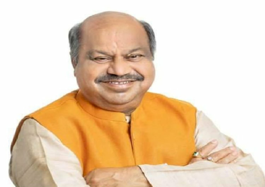 रायपुर उत्तर विधायक पुरंदर मिश्रा ने क्षेत्रवासियों को नरक चतुर्दशी और छोटी दीपावली की दी शुभकामनाएं…