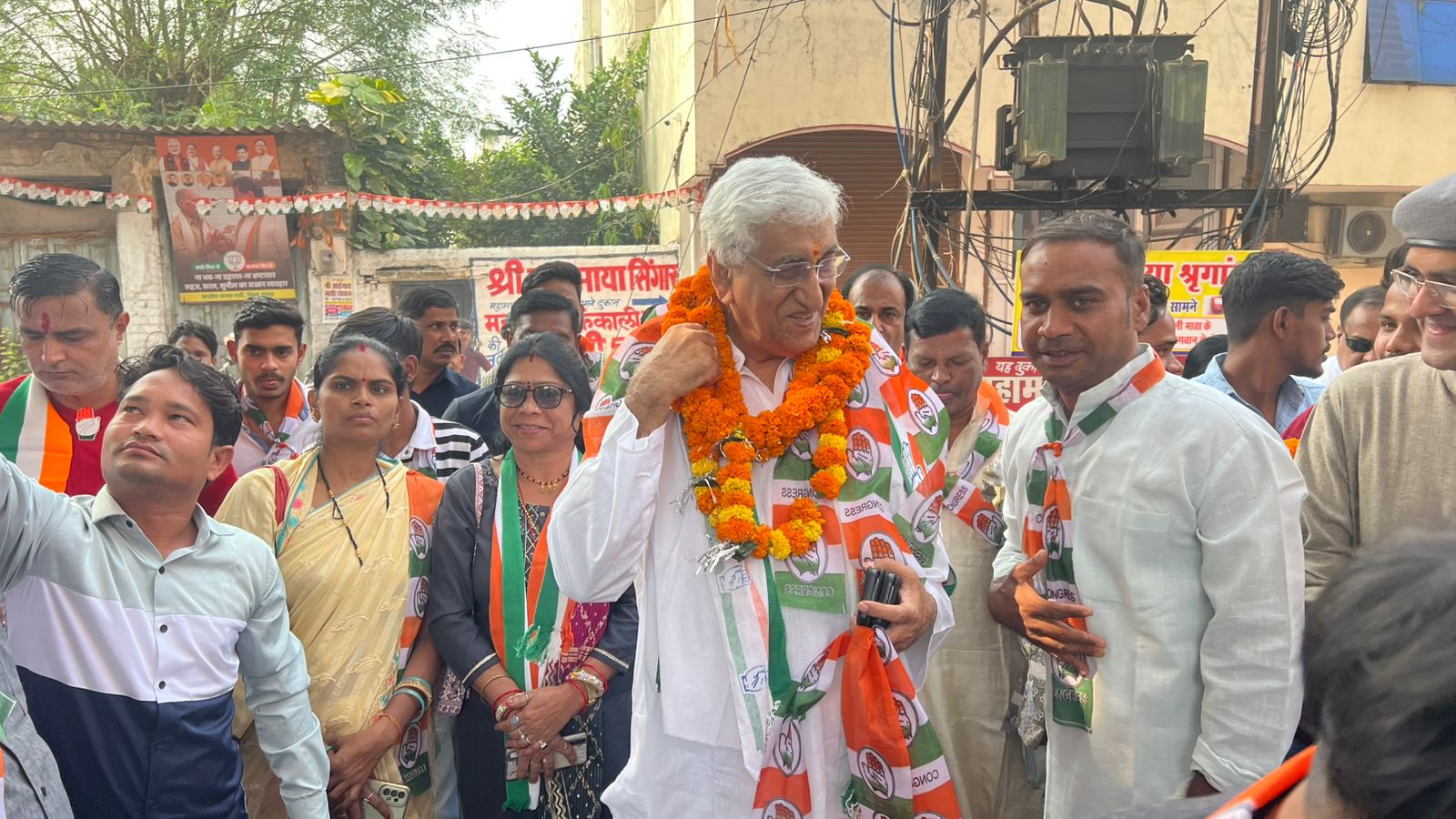 पूर्व उप मुख्यमंत्री टी.एस. सिंहदेव ने रायपुर दक्षिण में चुनाव प्रचार किया…