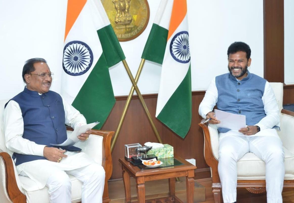 रायपुर एयरपोर्ट से सिंगापुर और दुबई के लिए सीधी उड़ान शीघ्र, मुख्यमंत्री विष्णुदेव साय से मुलाकात के दौरान केंद्रीय नागरिक उड्डयन मंत्री ने दी हरी झंडी…