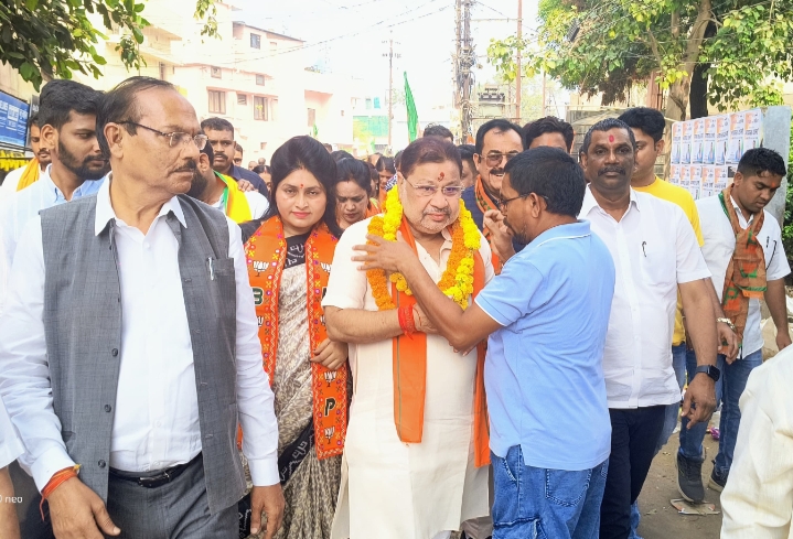 भाजपा प्रत्याशी और पूर्व सांसद सुनील सोनी ने किया जनसंपर्क…