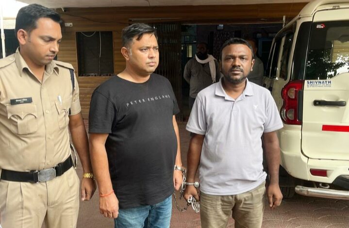 मकान दिलाने के नाम पर करोडों रूपयें के धोखाधडी, आरोपी राकेश मंडल और पुनीत सिंह परिहार गिरफ्तार…