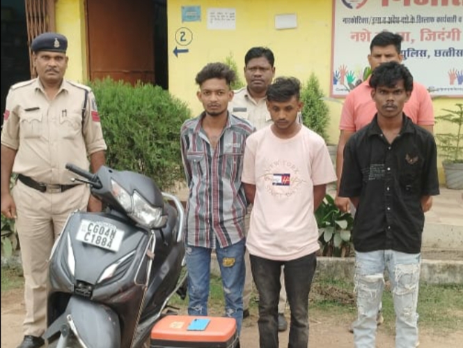 मोबाईल फोन स्नैचिंग की घटना को अंजाम देने वाले 03 आरोपी गिरफ्तार…