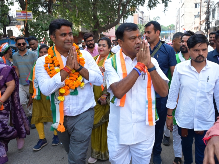 बृजमोहन अग्रवाल ने दक्षिण को विकास से दूर किया- दीपक बैज,  दक्षिण की जनता परिवर्तन करेगी- आकाश शर्मा 