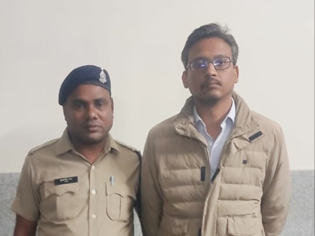 दुष्कर्म का आरोपी फॉरेस्ट रेंजर विजयंत तिवारी गिरफ्तार…
