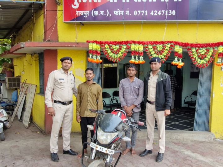 थाना तेलीबांधा क्षेत्रांतर्गत लाभाण्डी स्थित सेंट जेवियर्स स्कूल के बाहर खड़ी स्कूल वैन में आग लगाने वाले 02 आरोपी गिरफ्तार…