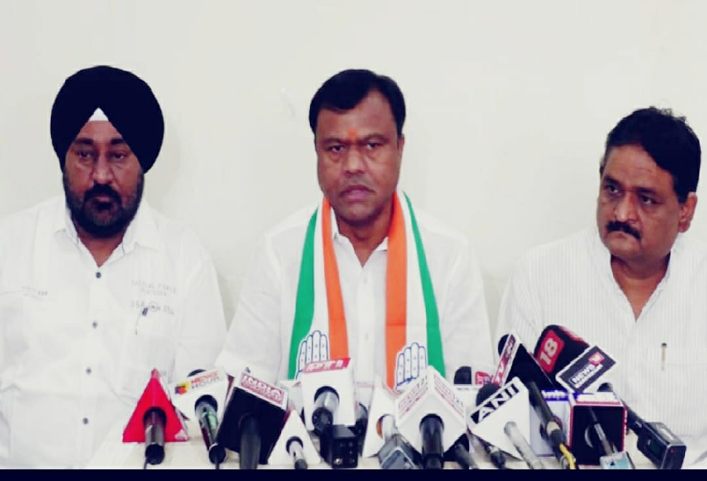 पीसीसी अध्यक्ष दीपक बैज की पत्रकारों से चर्चा कहा – 11 माह में छोटे-बड़े सभी व्यापारियों से जीएसटी की जांच के नाम पर प्रताड़ित किया जा रहा…